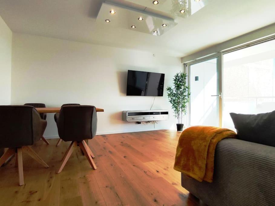 Penthouse-feeling Bei Zdf - Straba Zur Innenstadt